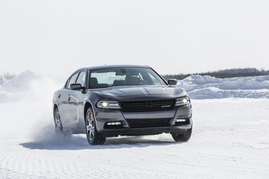  Dodge Charger SXT AWD 2015 года  (фото 1 из 7)
